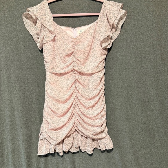 She + Sky Dresses & Skirts - She + Sky Floral Ruched Mini Dress Size L